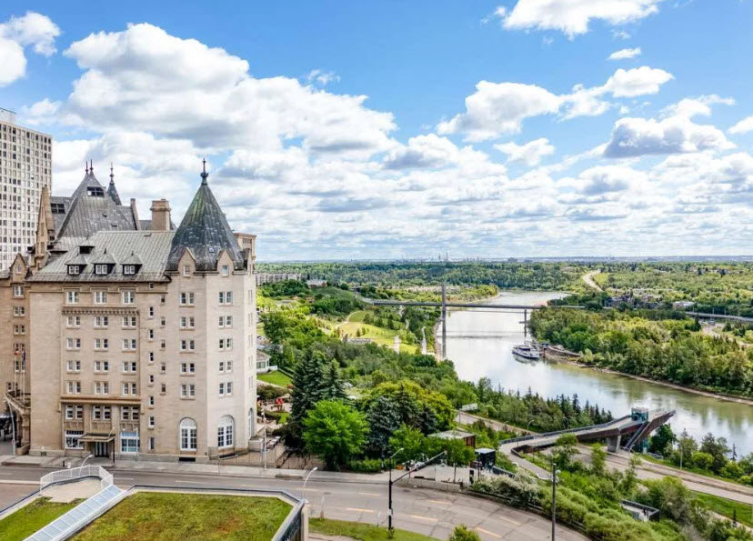Fairmont Hotel Macdonald, Canada
